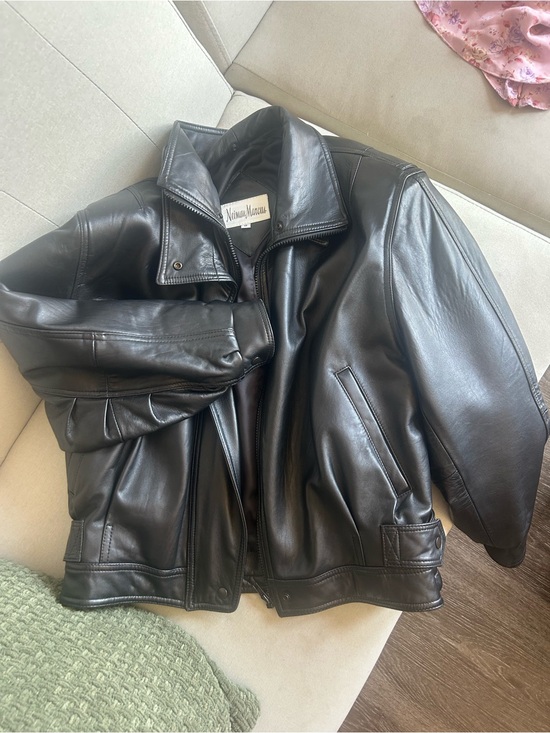 Neiman Marcus Jackets & Blazers - Neiman Marcus Black Leather Bomber Jacket
